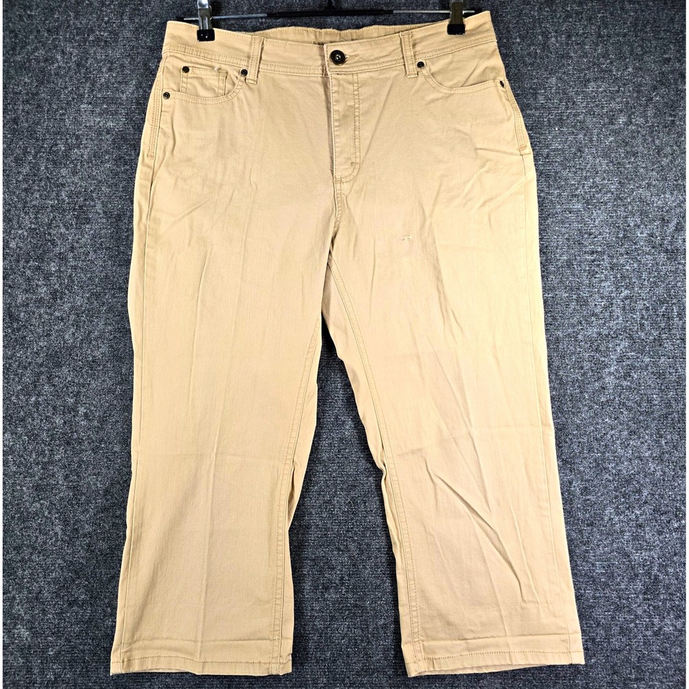 Wrangler Women 14M Khaki Capri Pants Stretch Cotton Cropped Tan Straight Leg